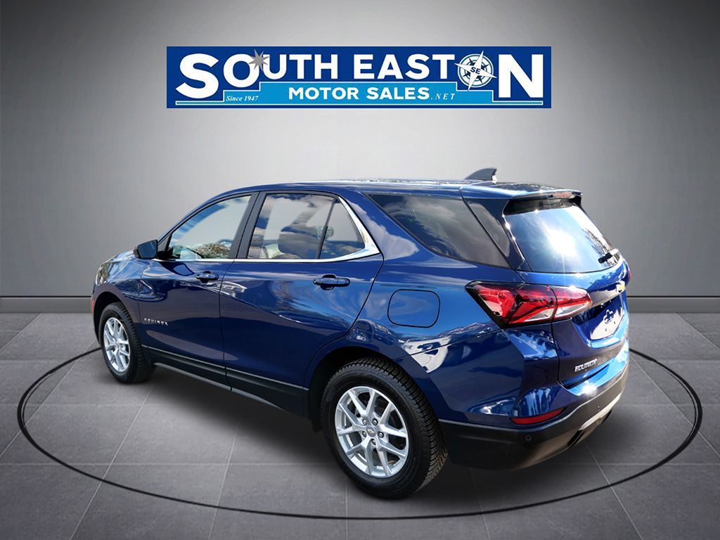 Photo 5 of this Chevrolet Equinox