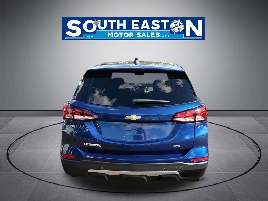 Photo 4 of this Chevrolet Equinox