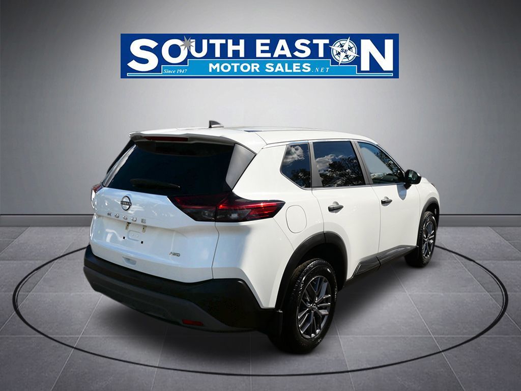 Photo 6 of this Nissan Rogue