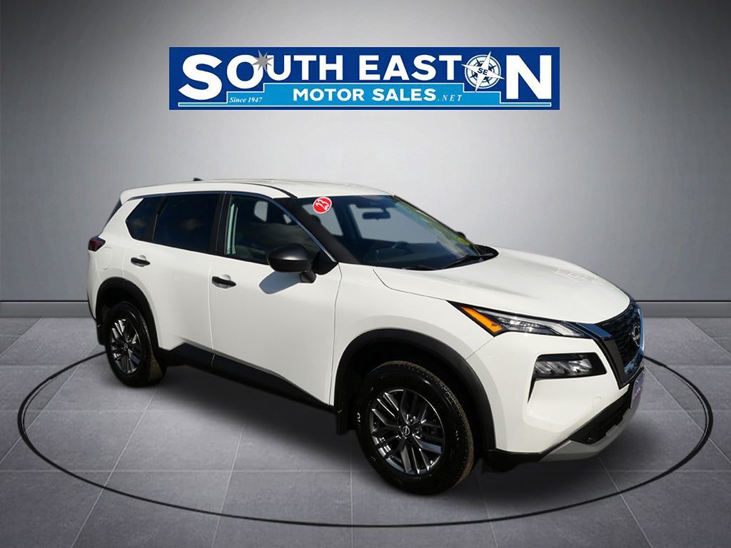 Photo 2 of this Nissan Rogue