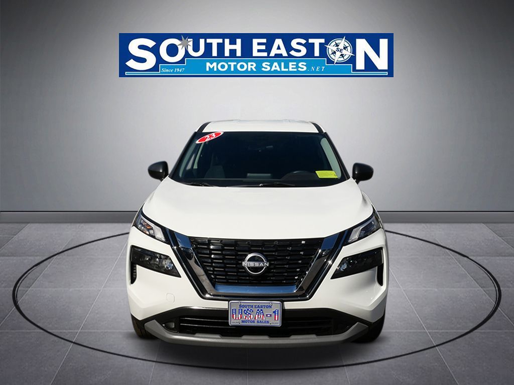 Photo 3 of this Nissan Rogue