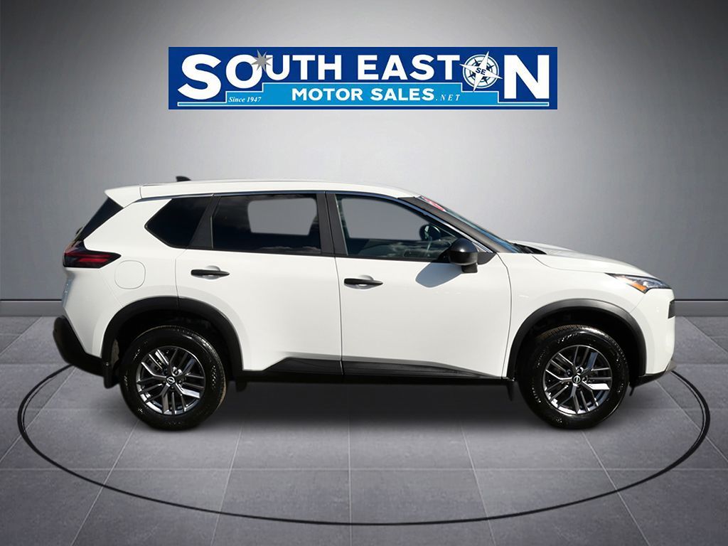 Photo 8 of this Nissan Rogue