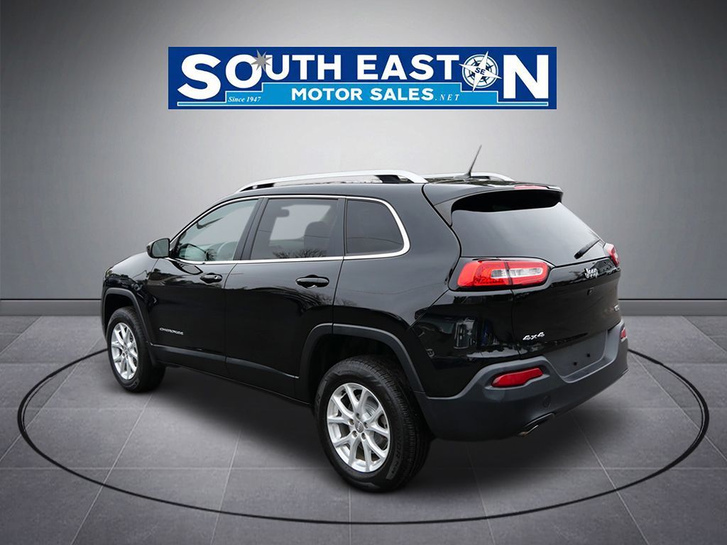 Photo 5 of this Jeep Cherokee