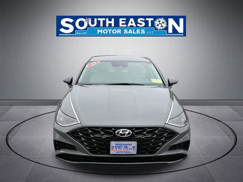 Photo 3 of this Hyundai Sonata
