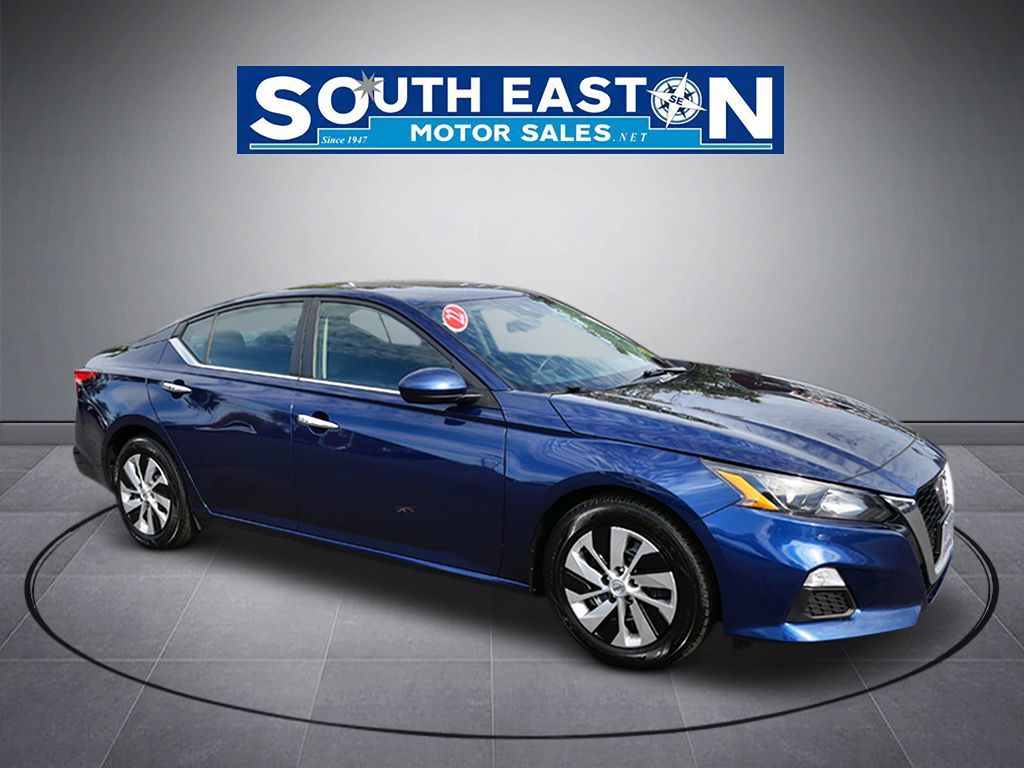 Photo 2 of this Nissan Altima