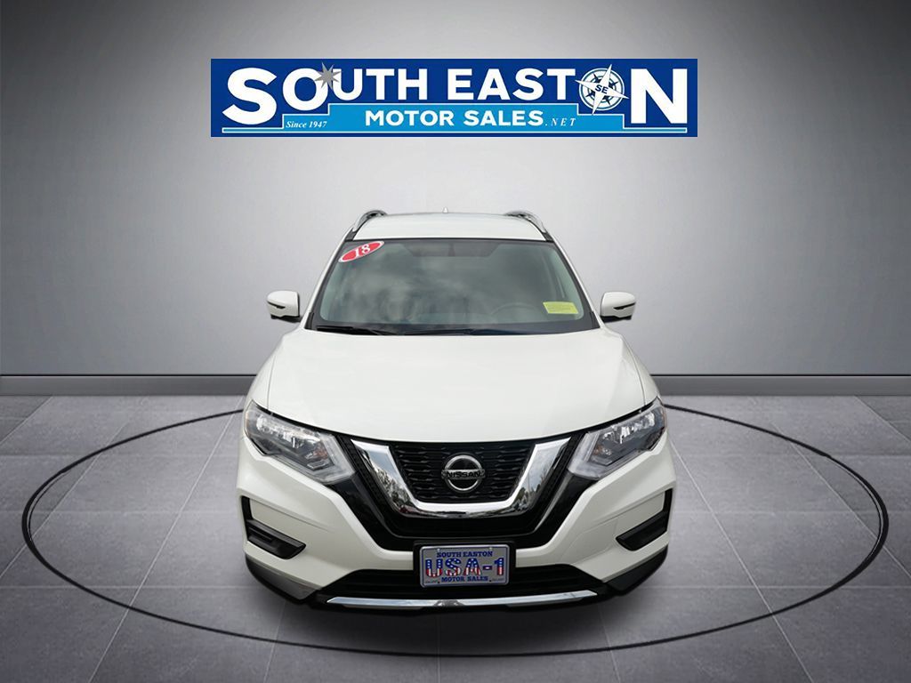 Photo 3 of this Nissan Rogue