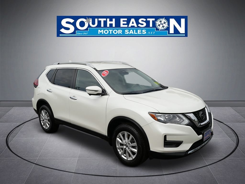 Photo 2 of this Nissan Rogue