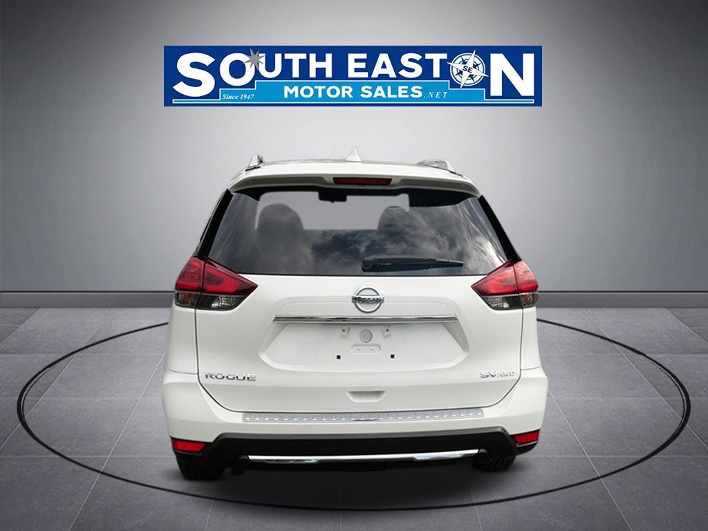 Photo 4 of this Nissan Rogue
