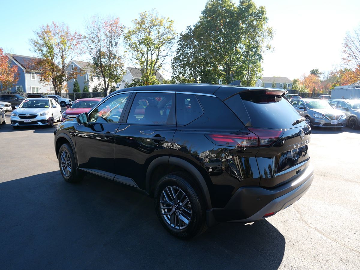 Photo 4 of this Nissan Rogue