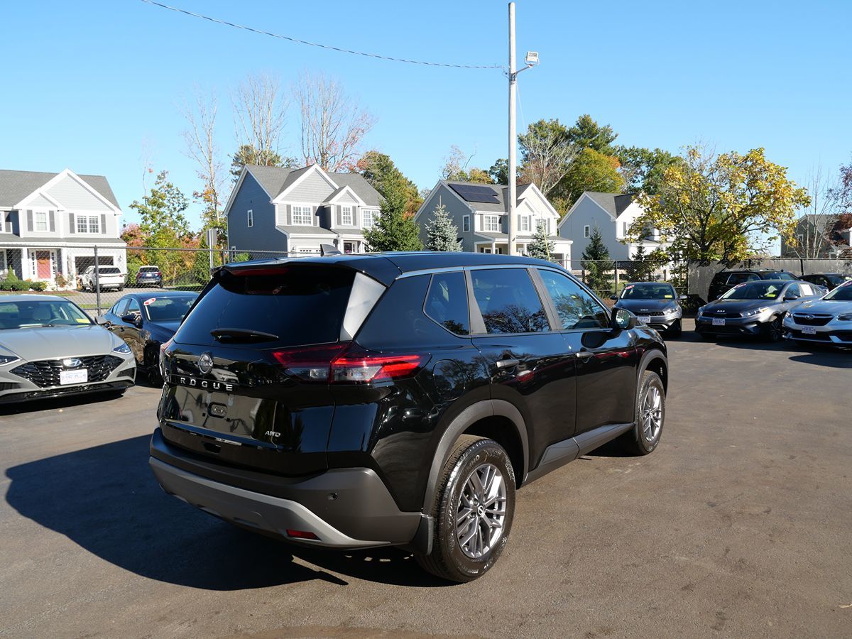 Photo 5 of this Nissan Rogue