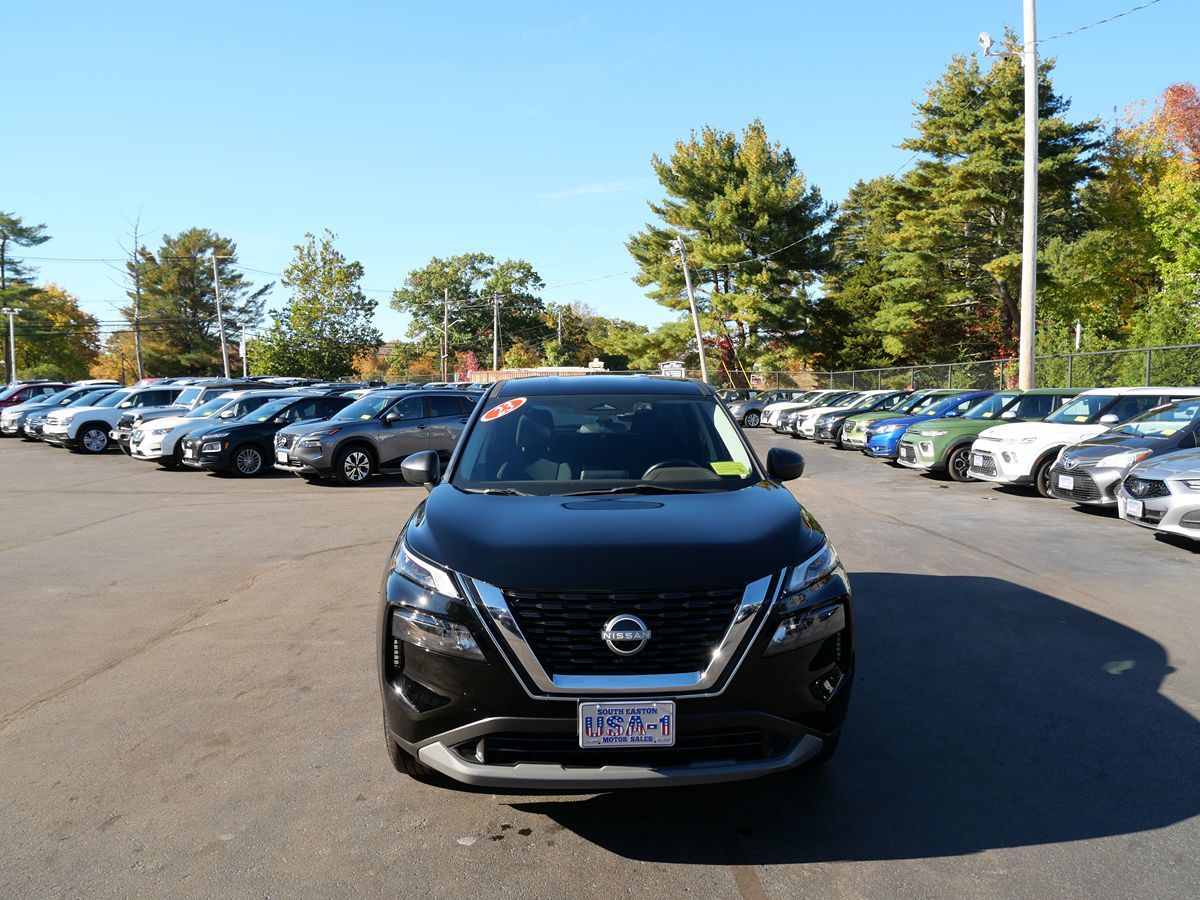 Photo 3 of this Nissan Rogue