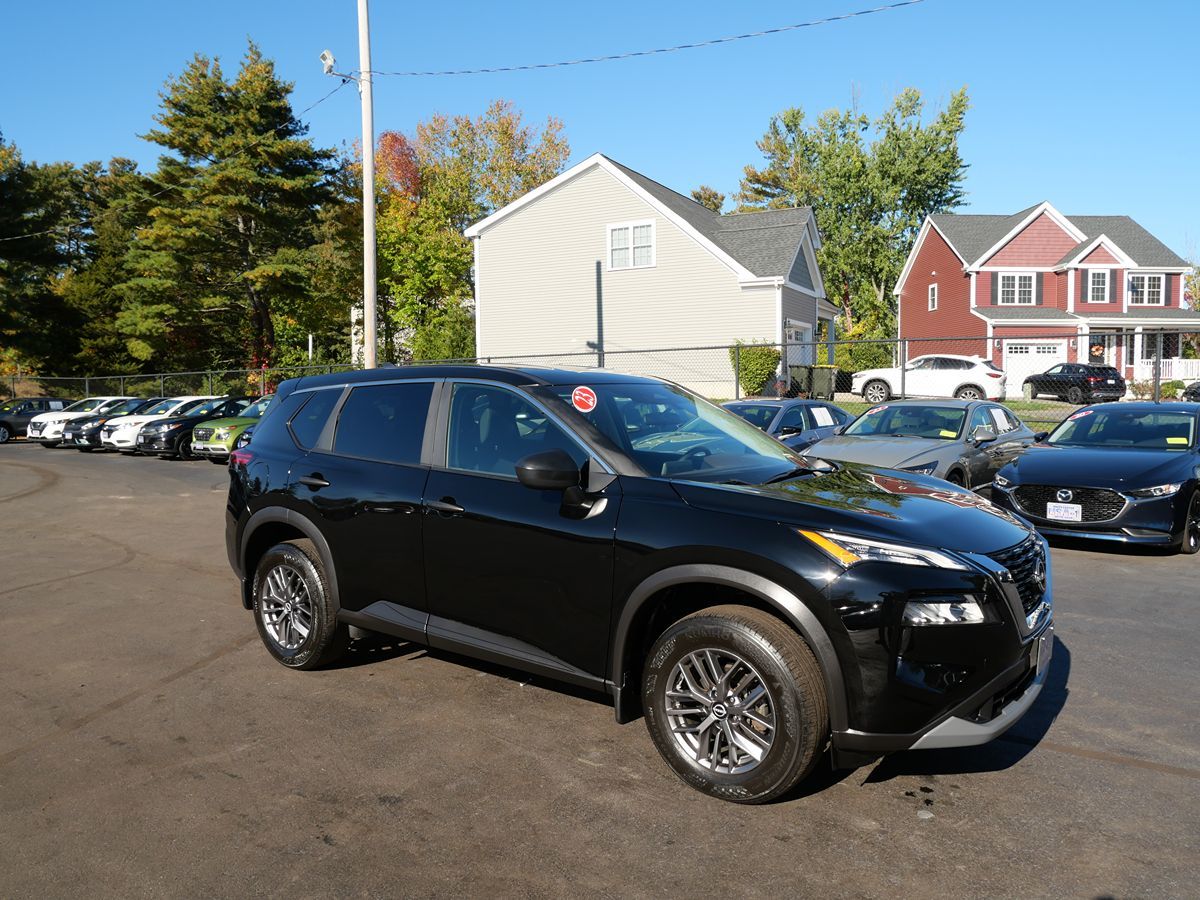 Photo 2 of this Nissan Rogue