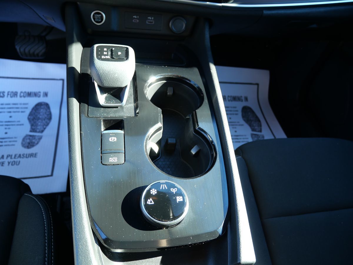Photo 12 of this Nissan Rogue