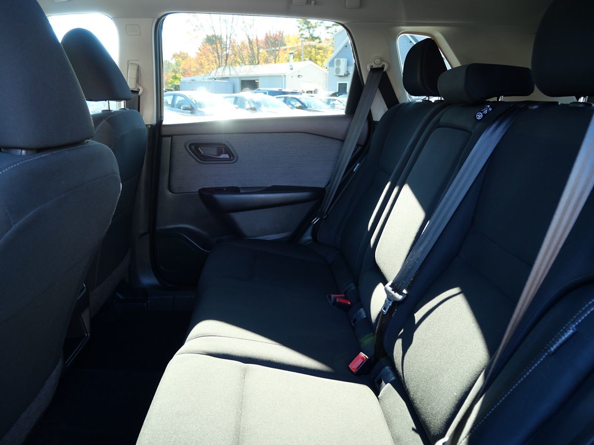 Photo 22 of this Nissan Rogue