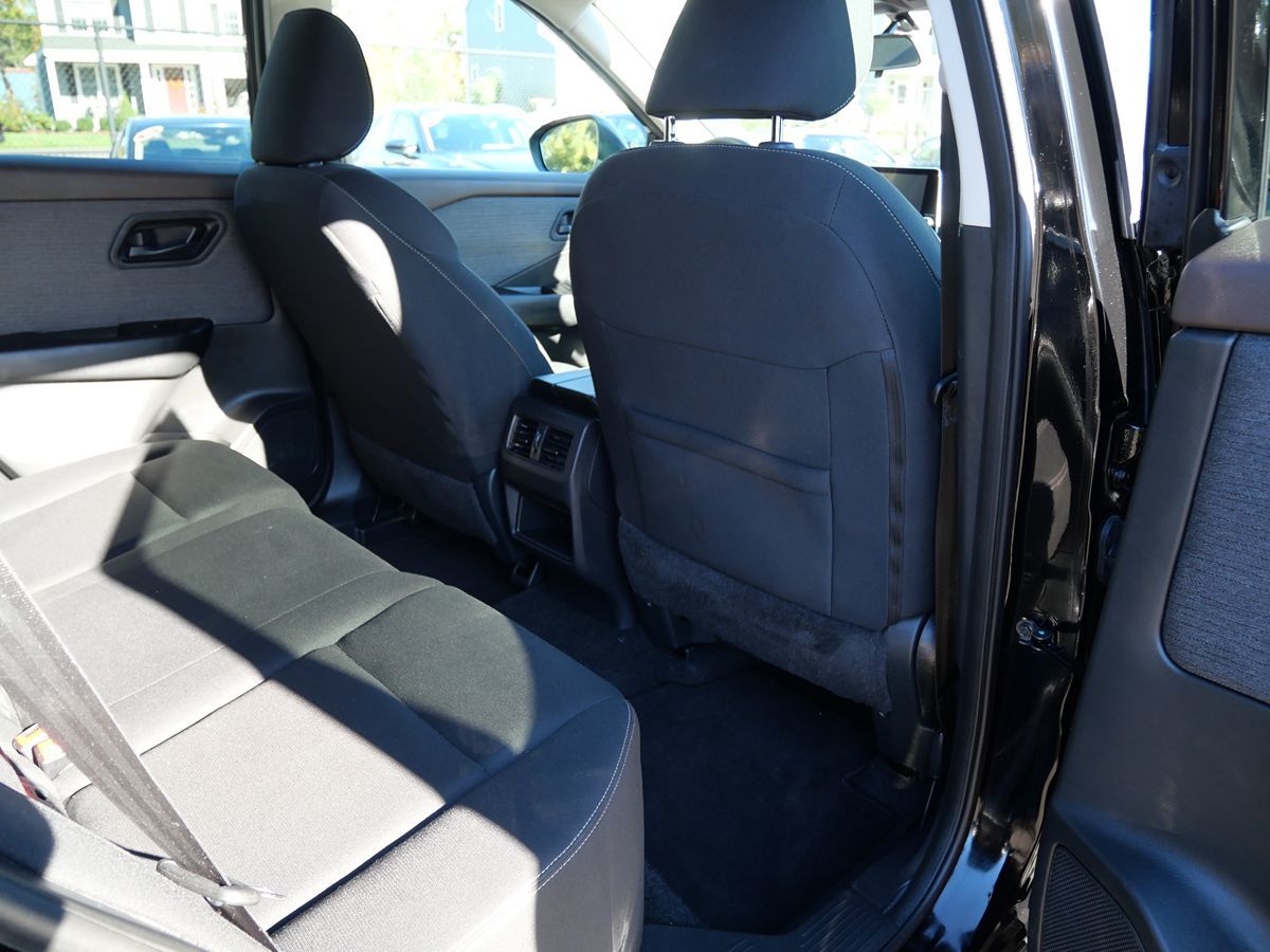 Photo 26 of this Nissan Rogue