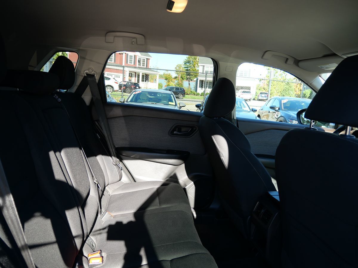 Photo 27 of this Nissan Rogue