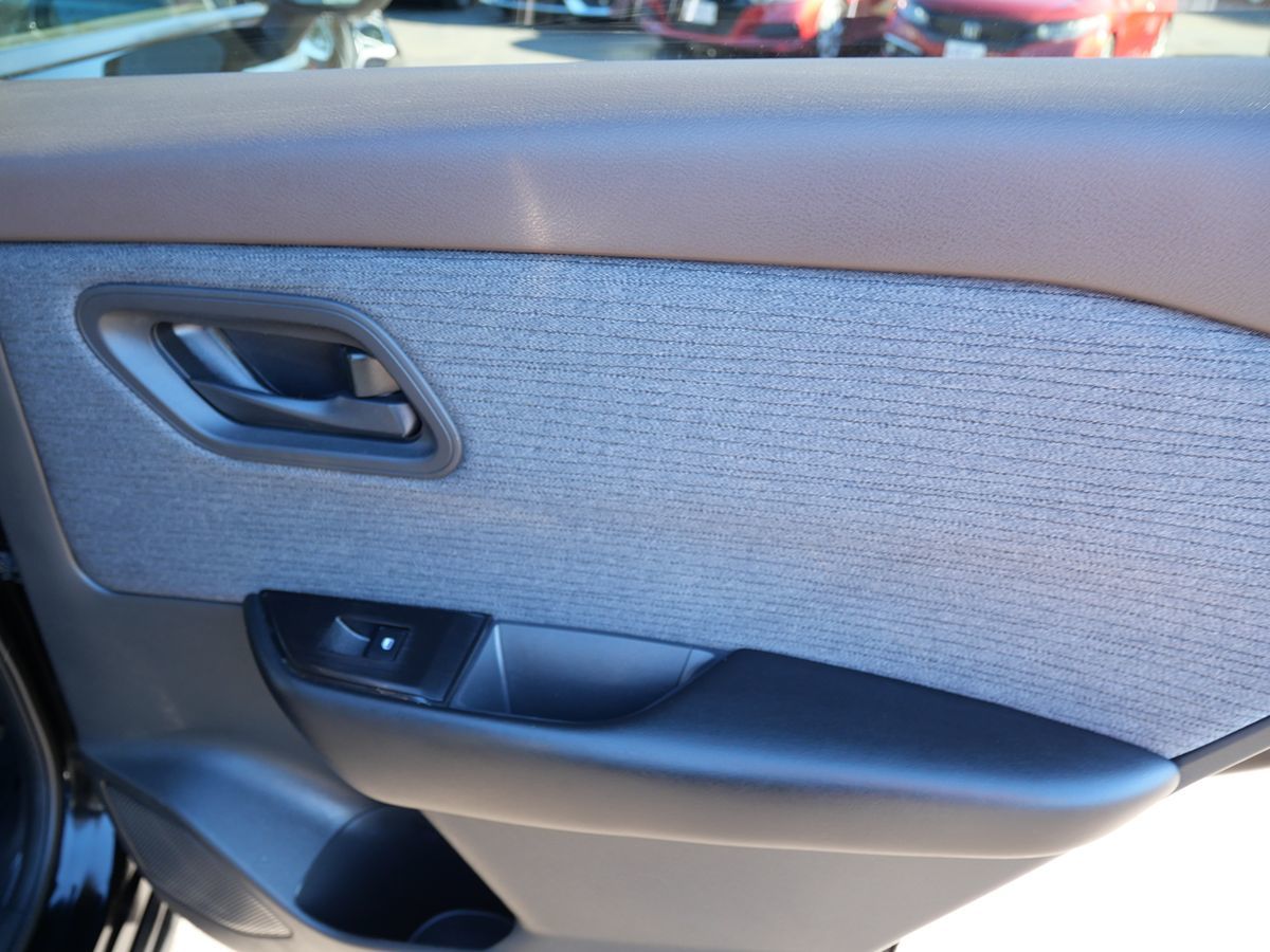 Photo 29 of this Nissan Rogue