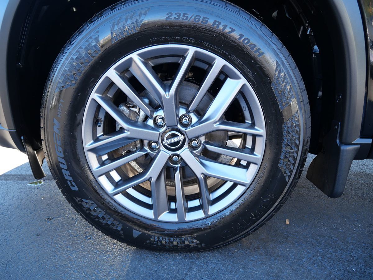 Photo 32 of this Nissan Rogue
