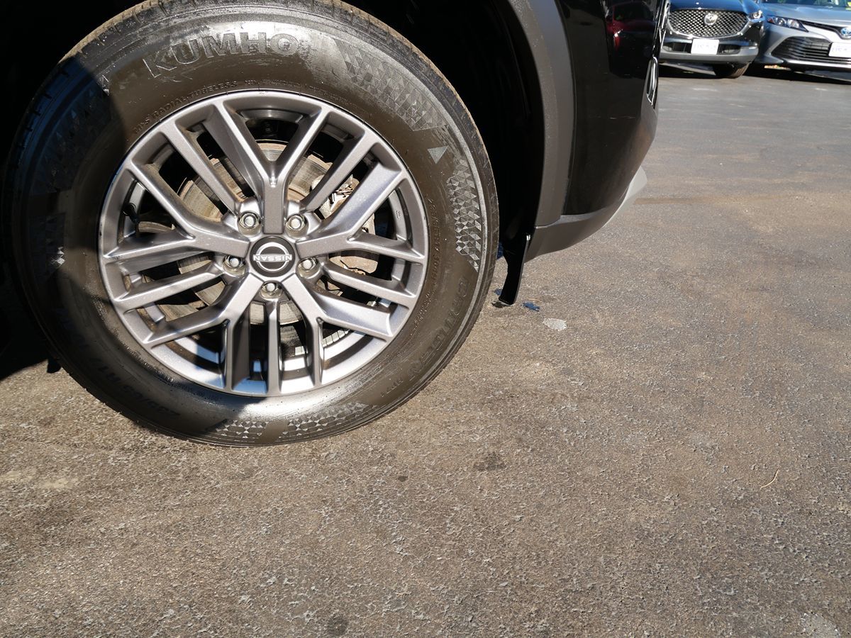 Photo 34 of this Nissan Rogue