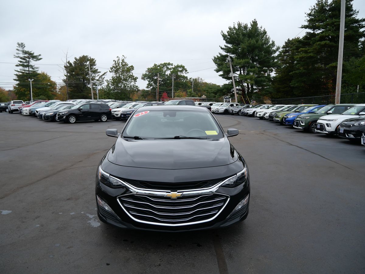 Photo 3 of this Chevrolet Malibu