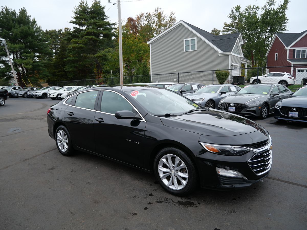 Photo 2 of this Chevrolet Malibu