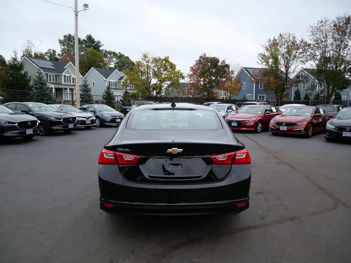 Photo 6 of this Chevrolet Malibu