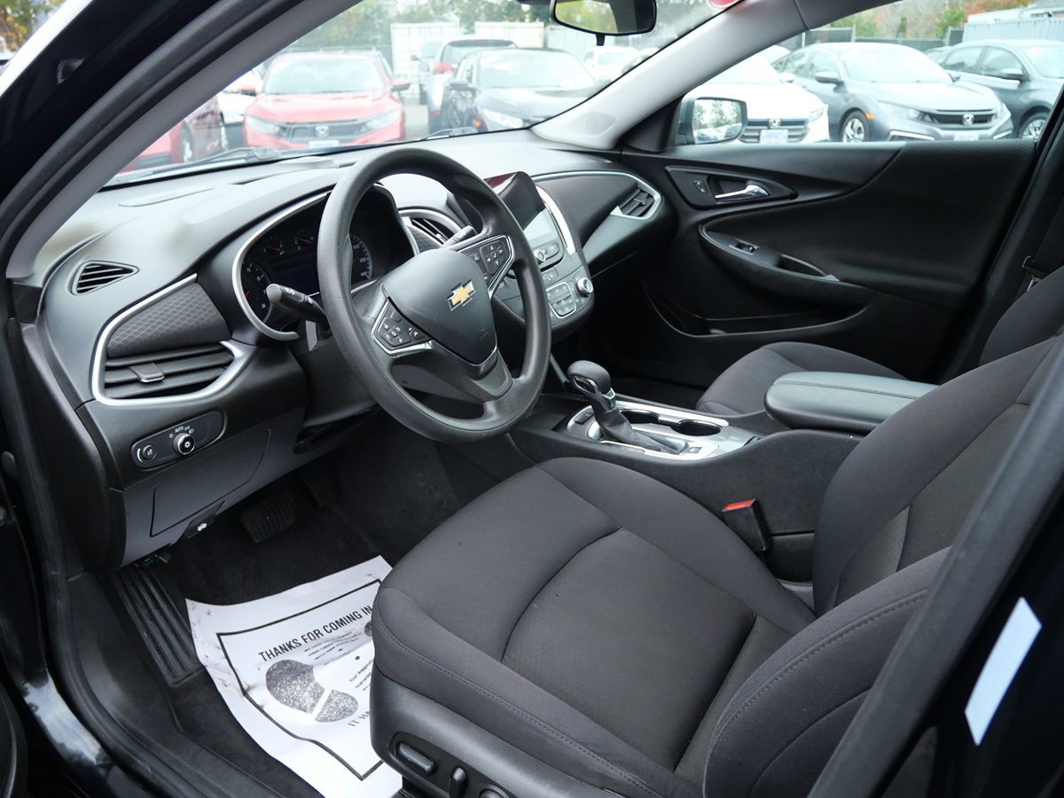 Photo 9 of this Chevrolet Malibu