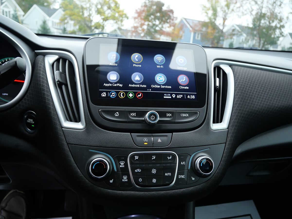 Photo 13 of this Chevrolet Malibu