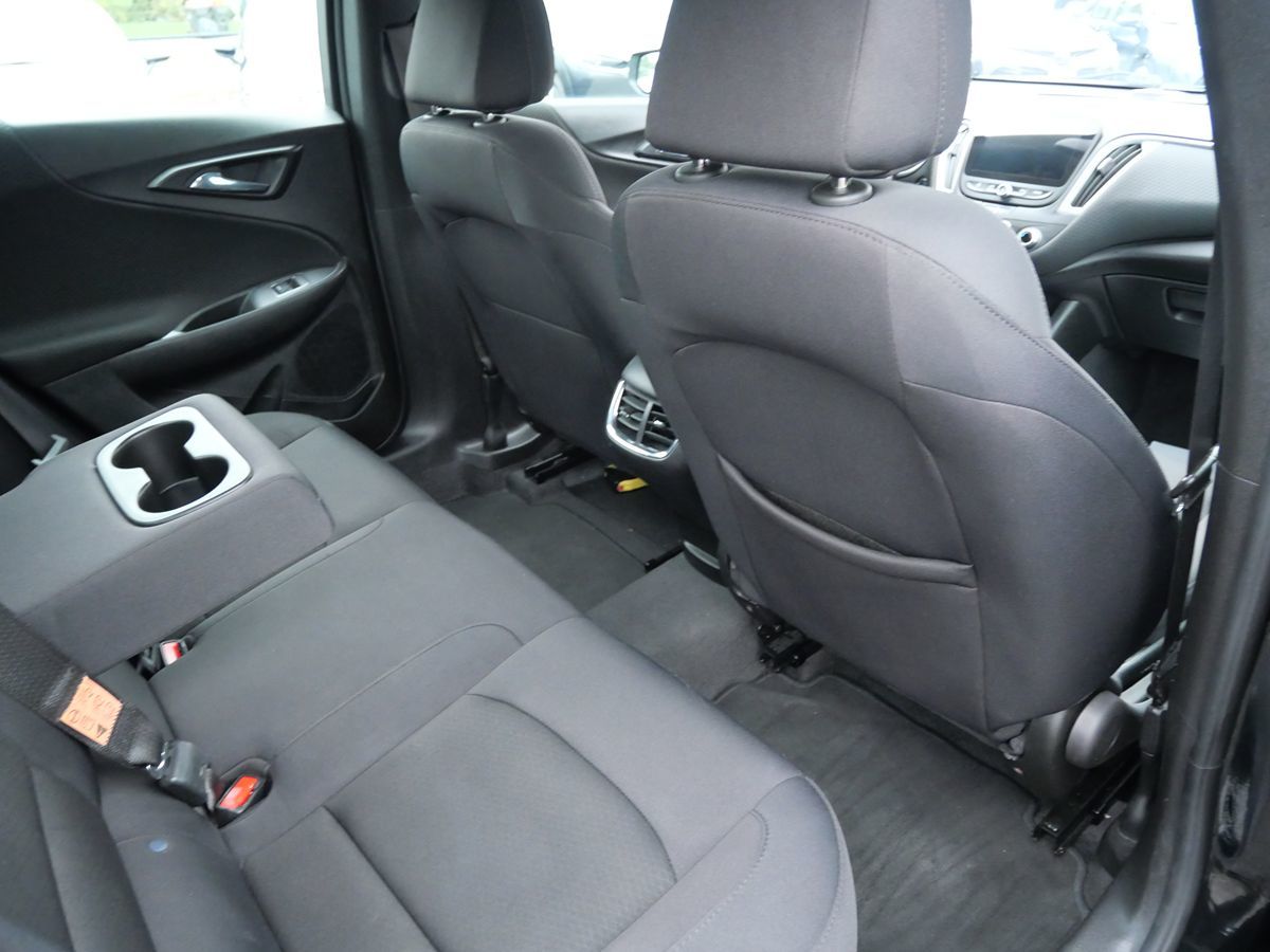 Photo 26 of this Chevrolet Malibu