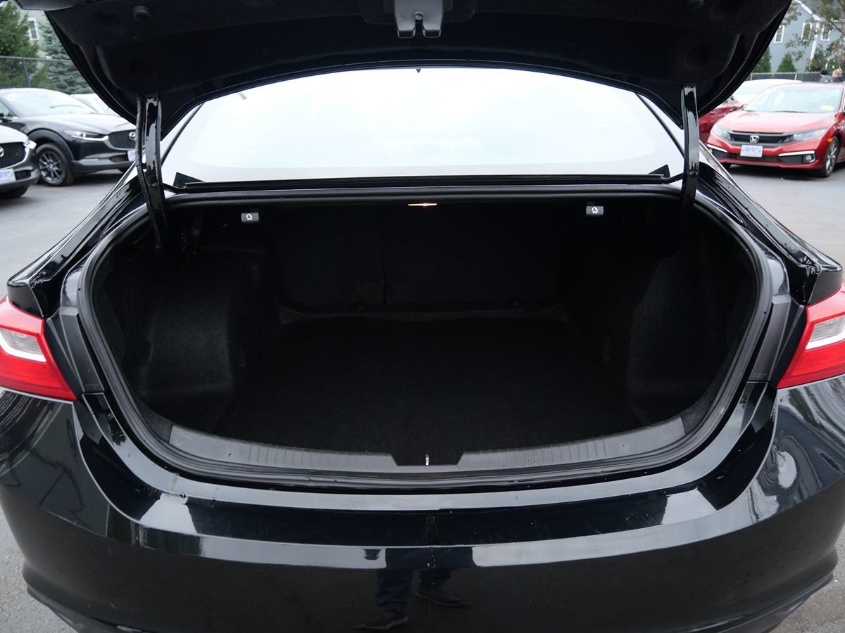 Photo 31 of this Chevrolet Malibu