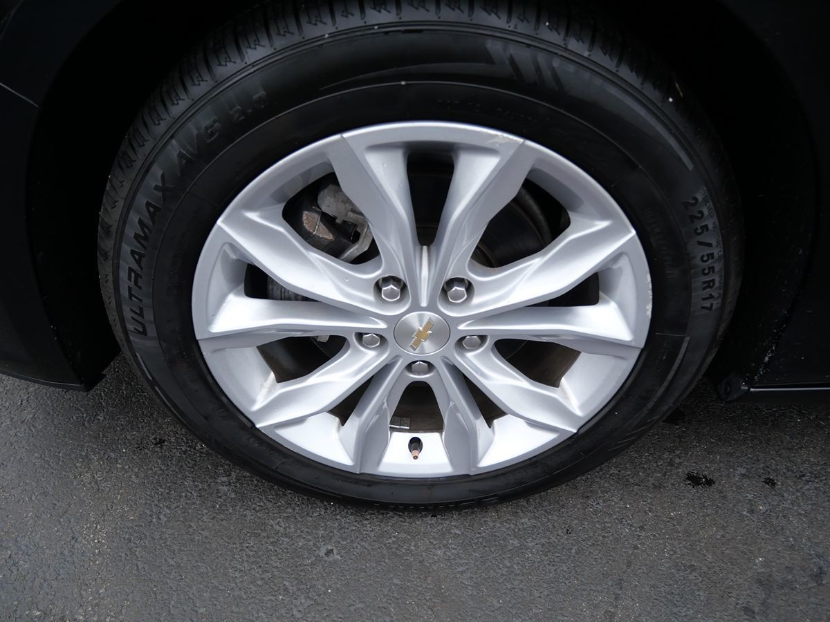 Photo 32 of this Chevrolet Malibu