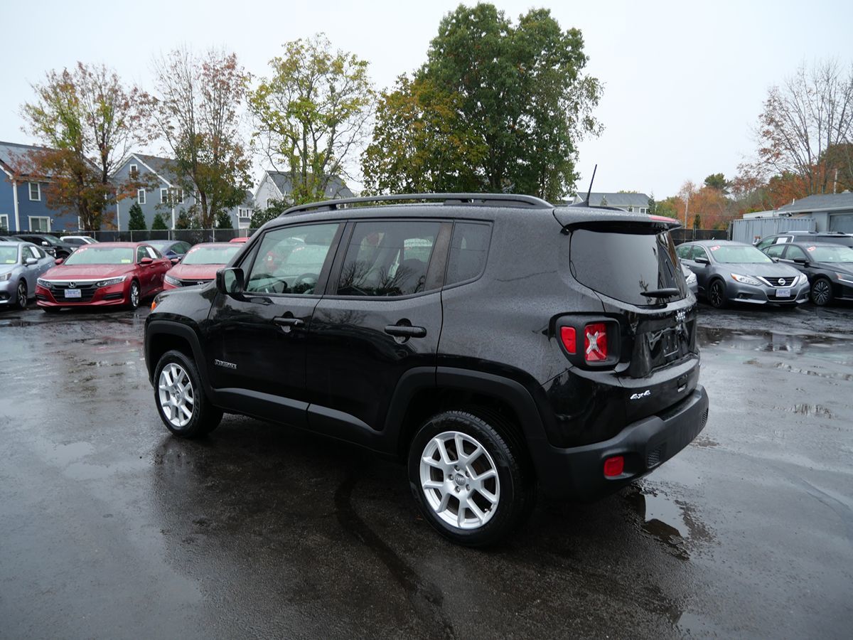Photo 4 of this Jeep Renegade