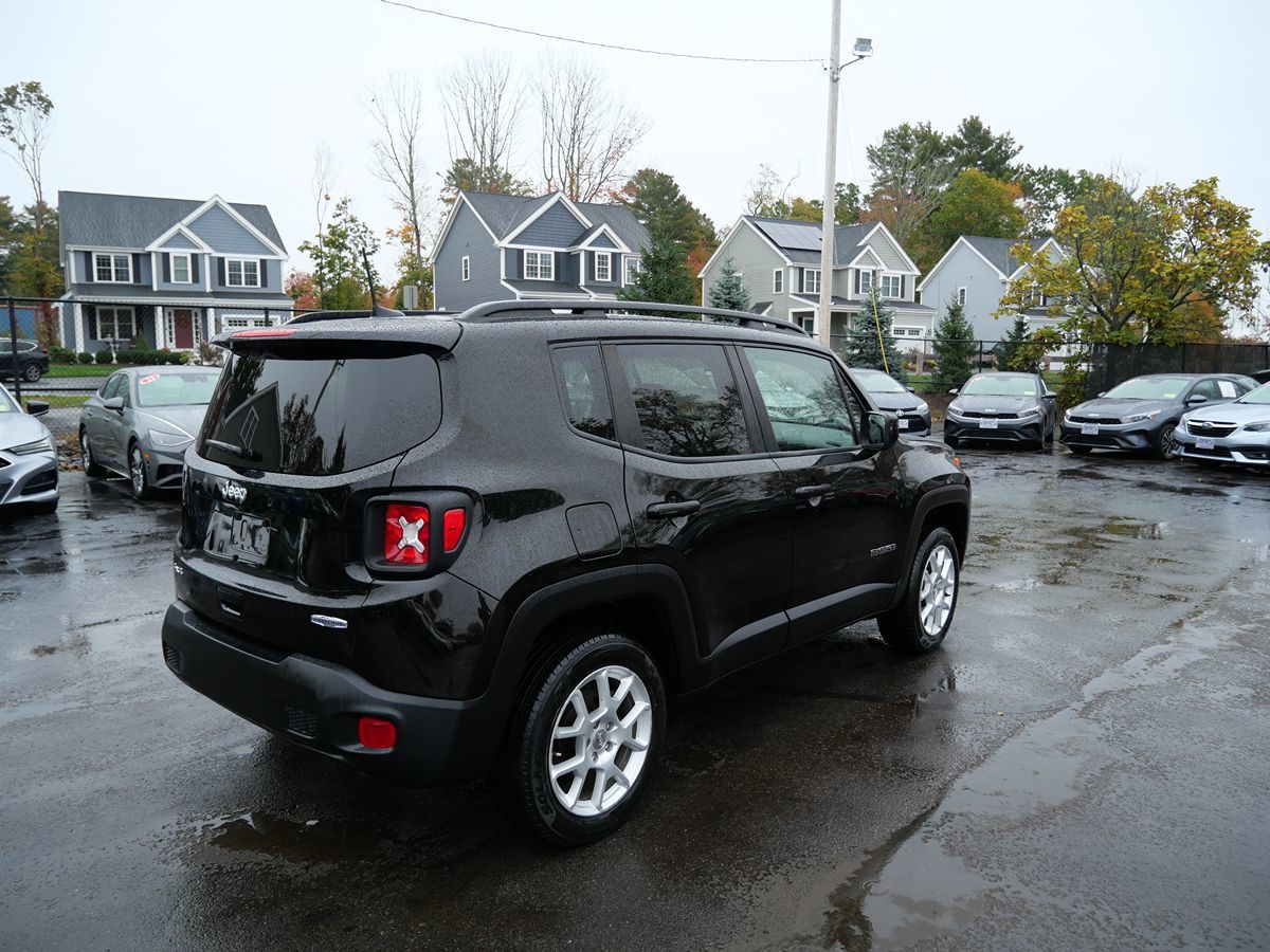 Photo 5 of this Jeep Renegade