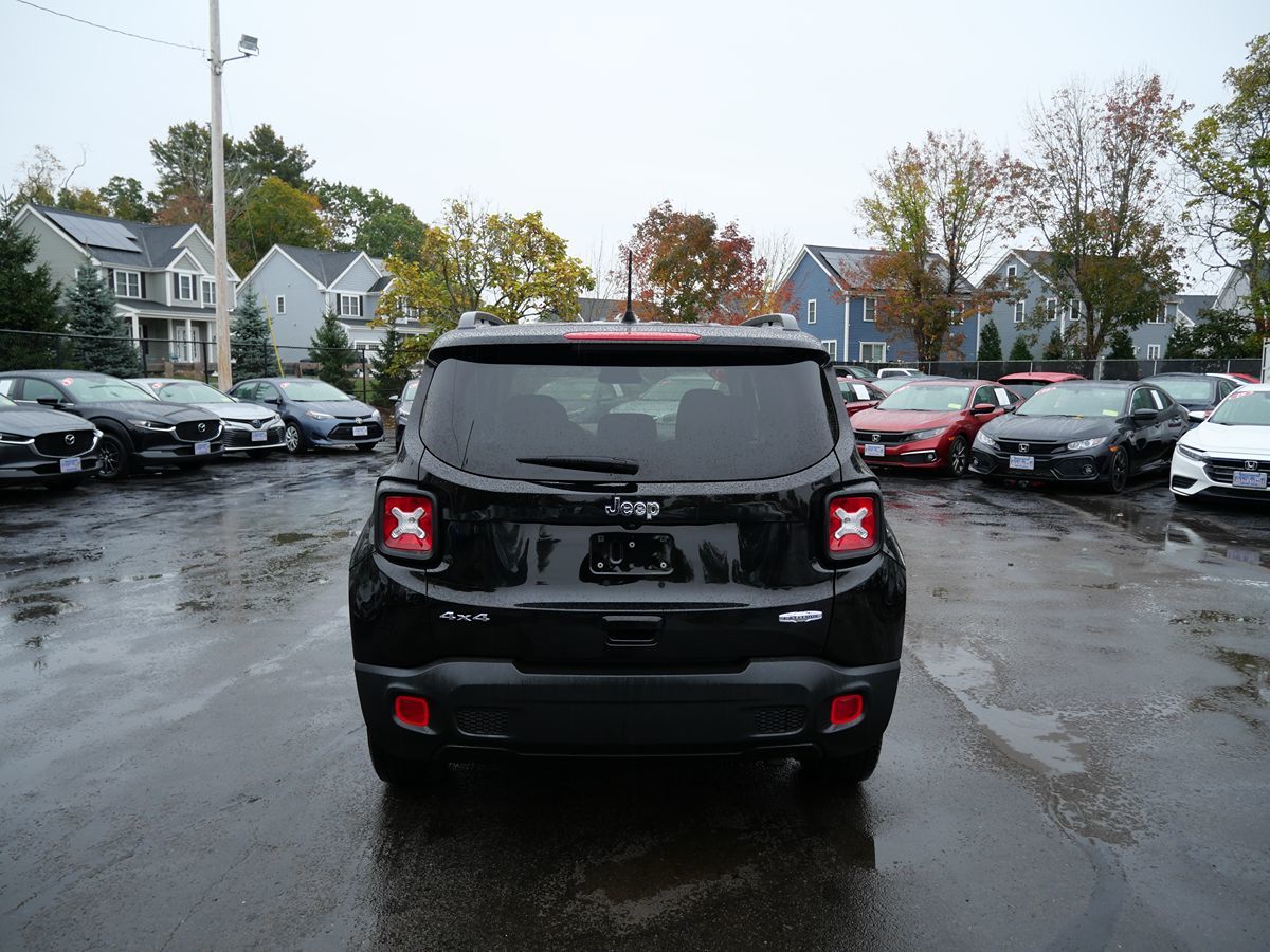 Photo 6 of this Jeep Renegade