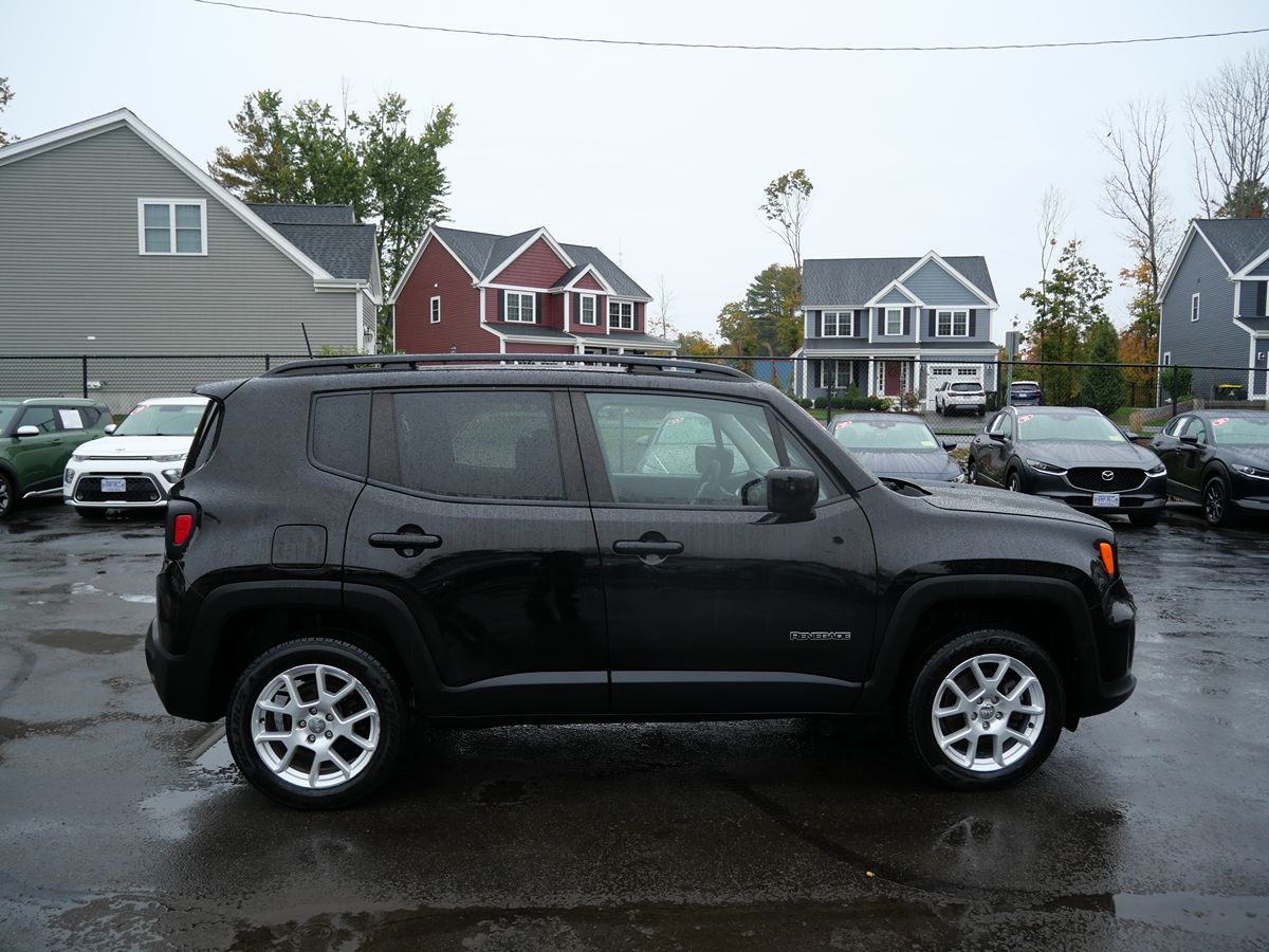 Photo 8 of this Jeep Renegade