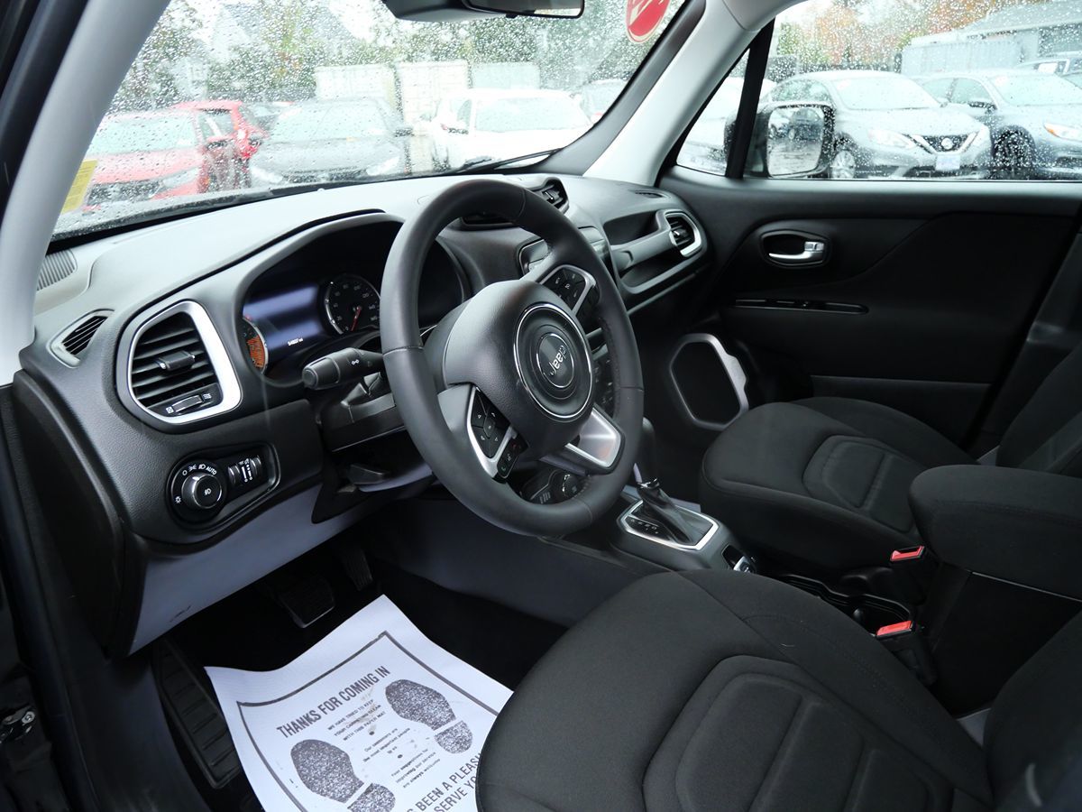 Photo 9 of this Jeep Renegade