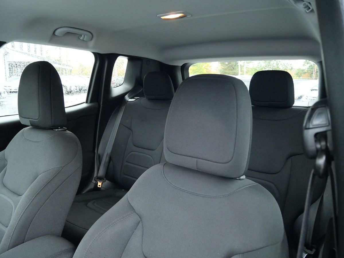 Photo 11 of this Jeep Renegade