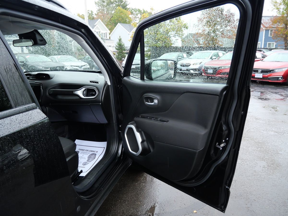 Photo 21 of this Jeep Renegade