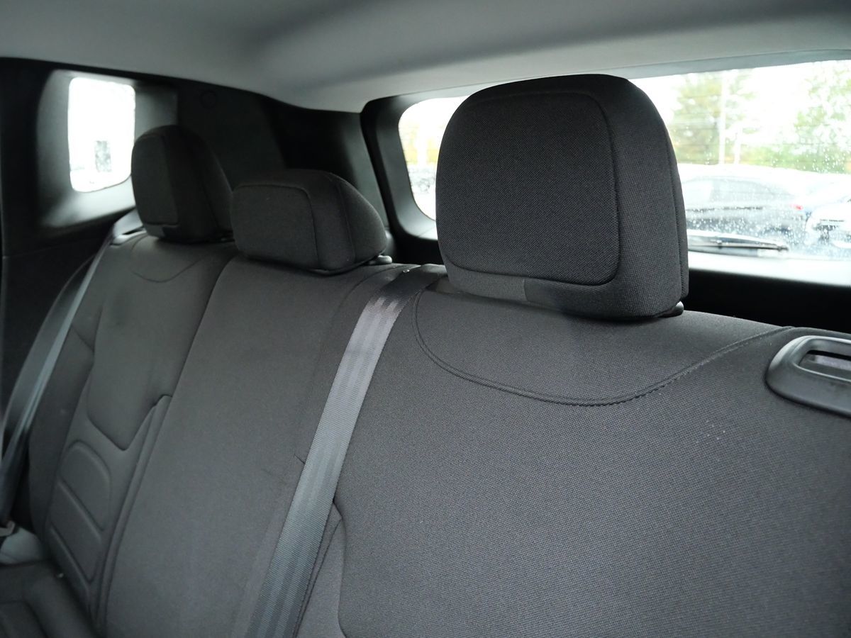 Photo 24 of this Jeep Renegade