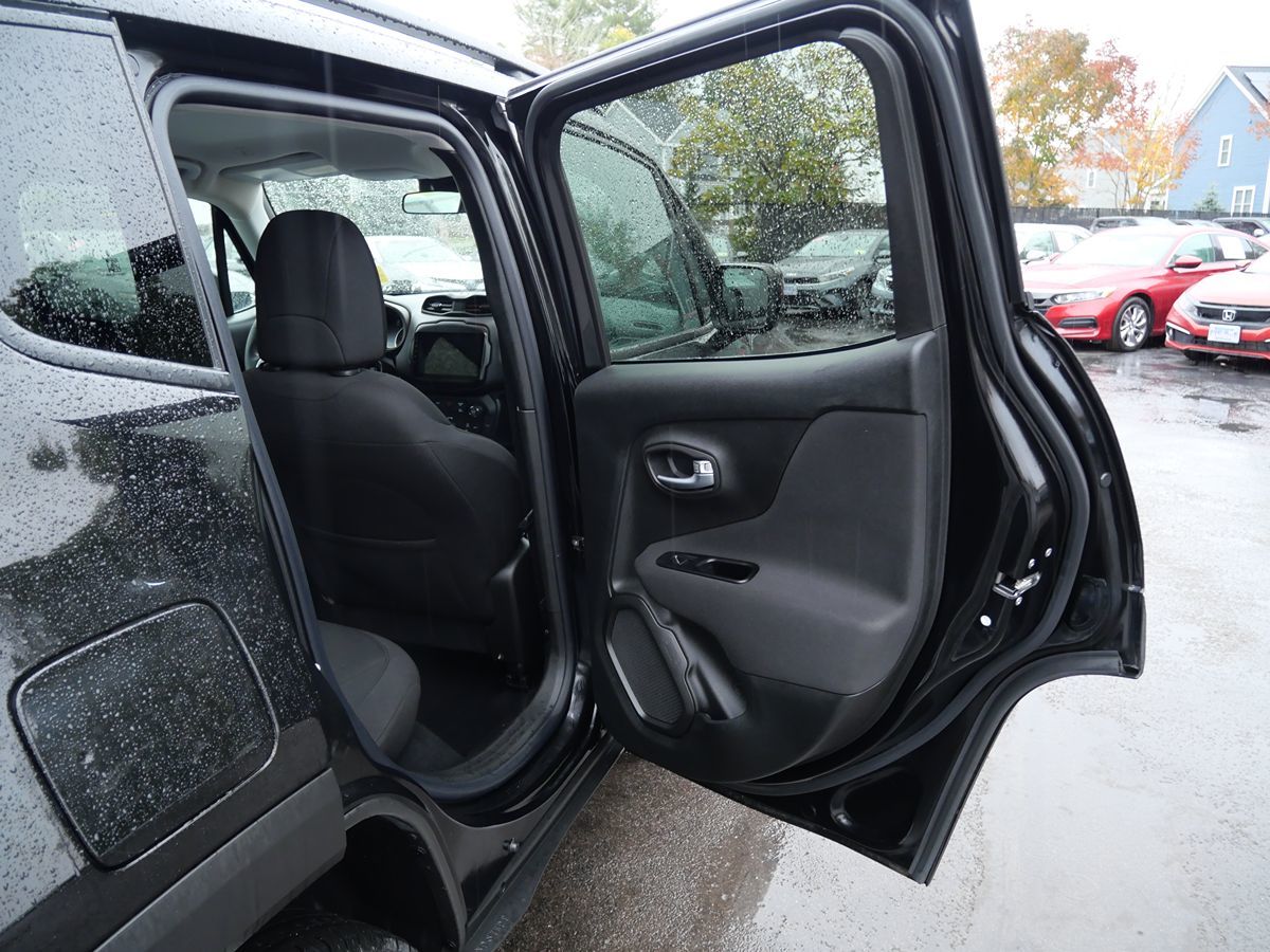 Photo 31 of this Jeep Renegade