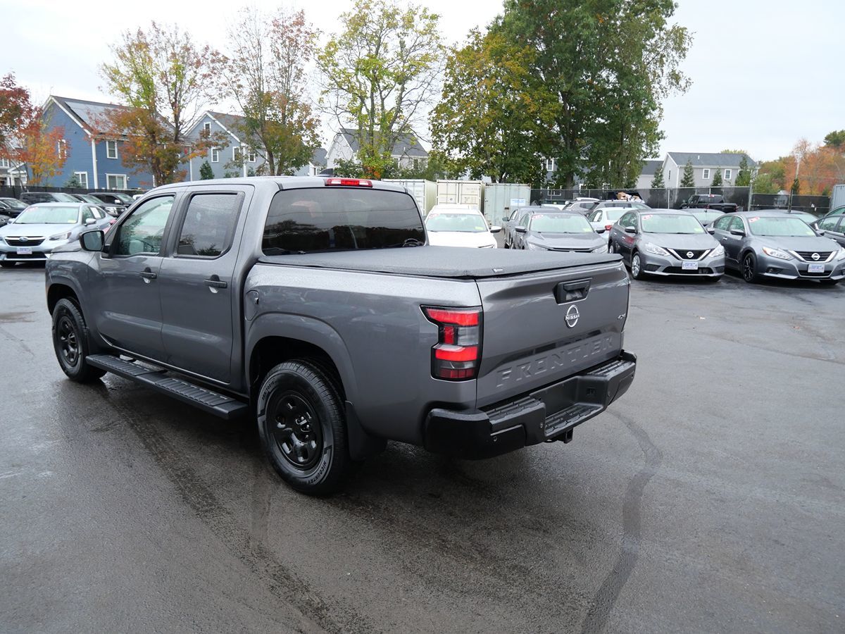 Photo 4 of this Nissan Frontier
