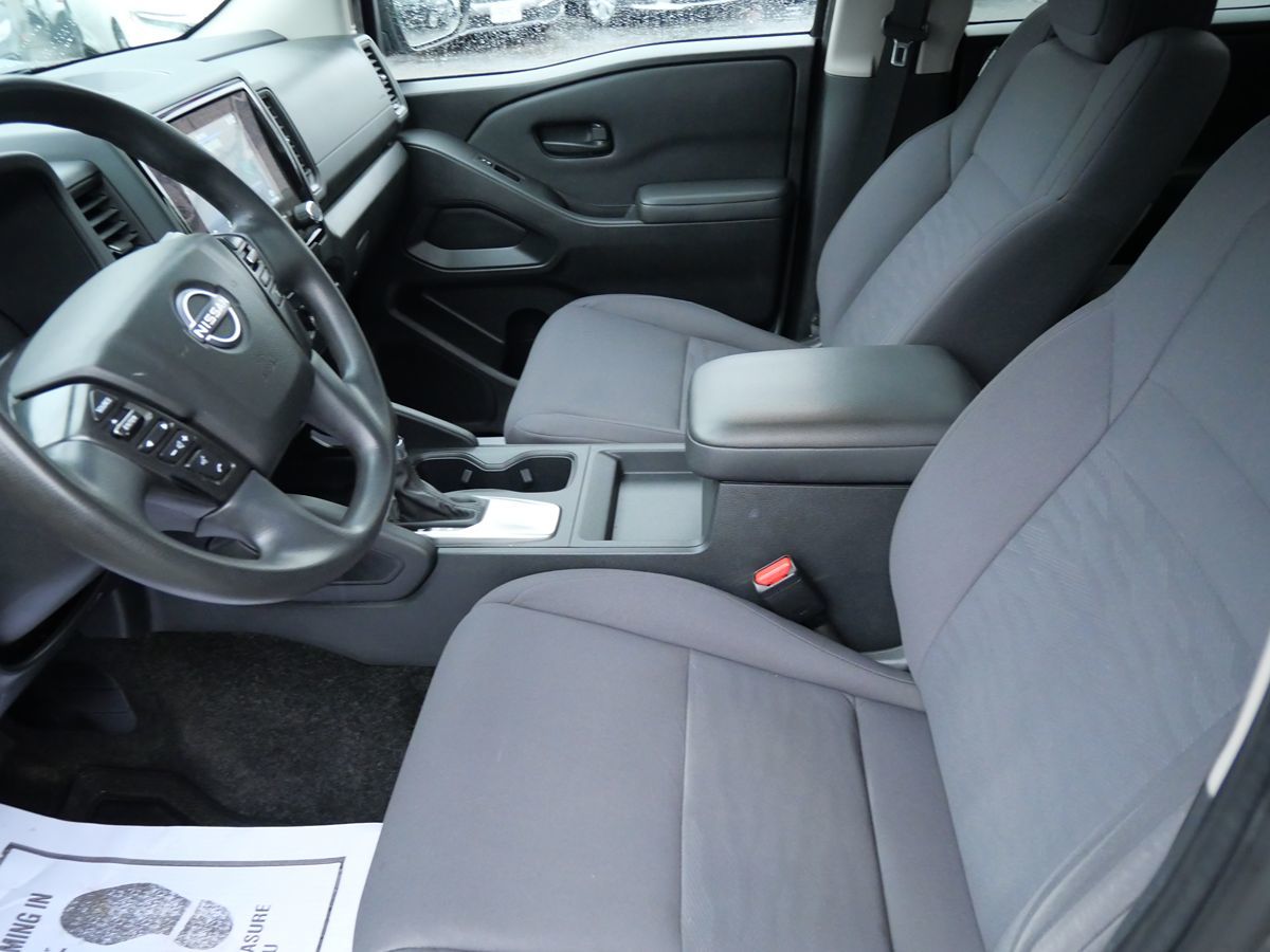 Photo 9 of this Nissan Frontier