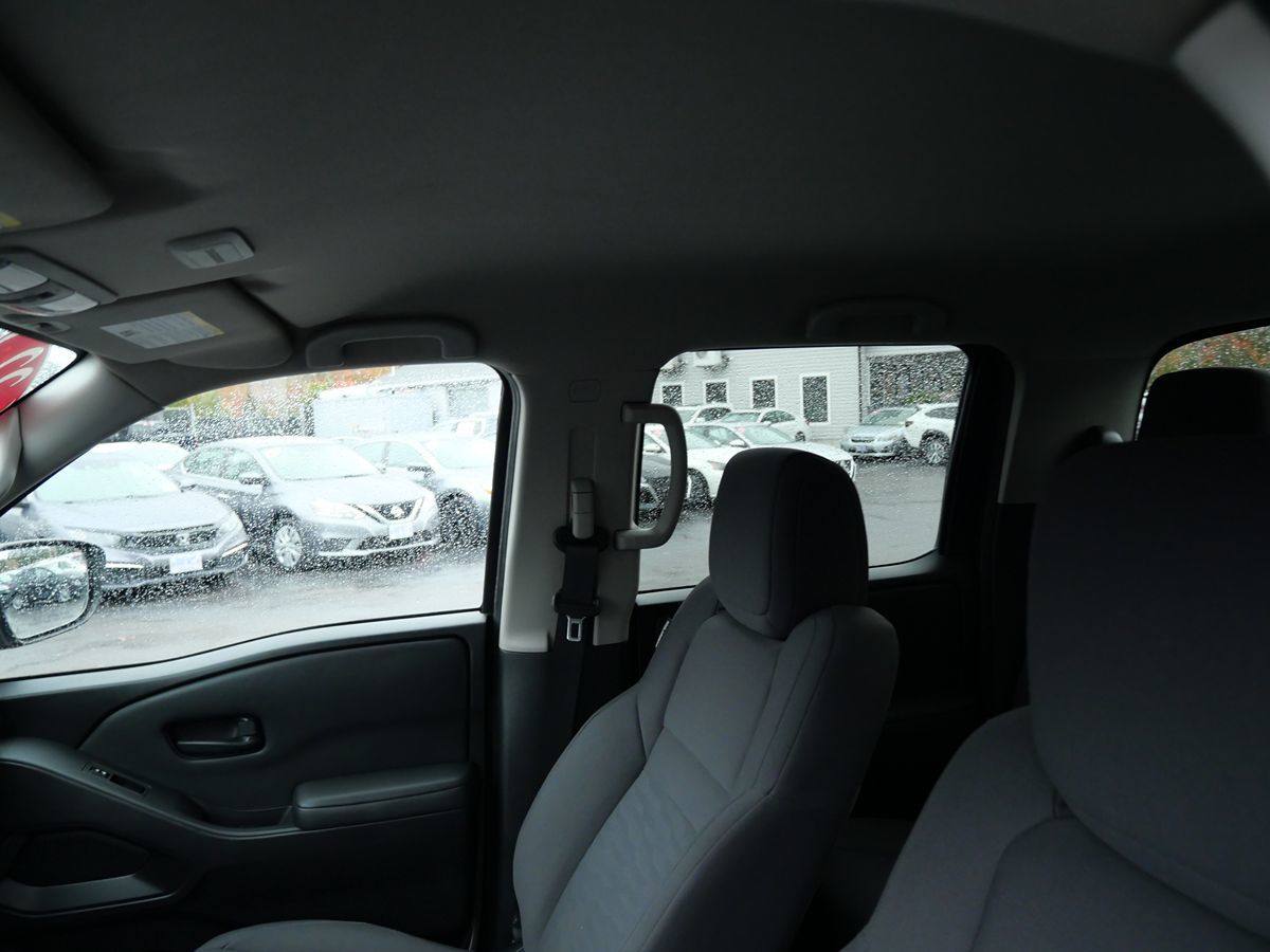 Photo 10 of this Nissan Frontier