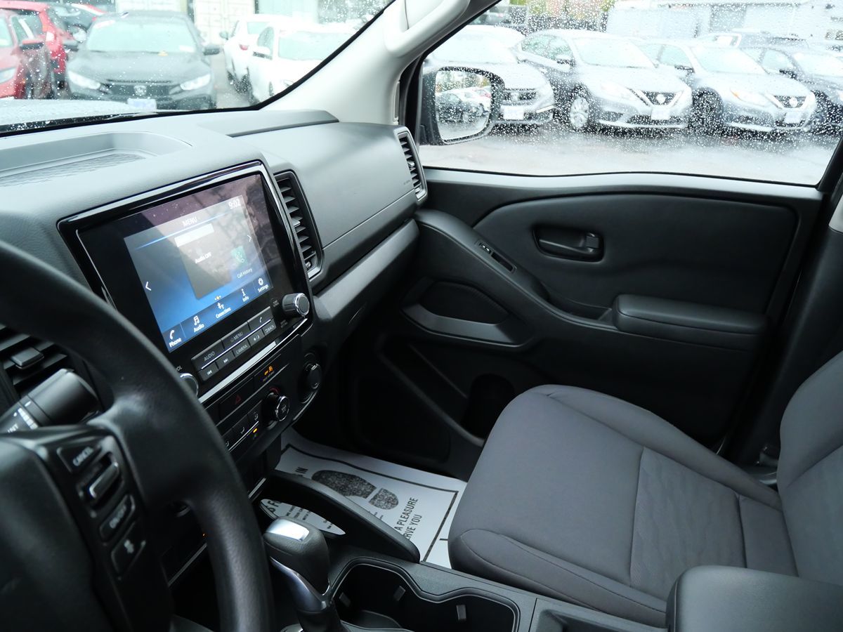 Photo 12 of this Nissan Frontier