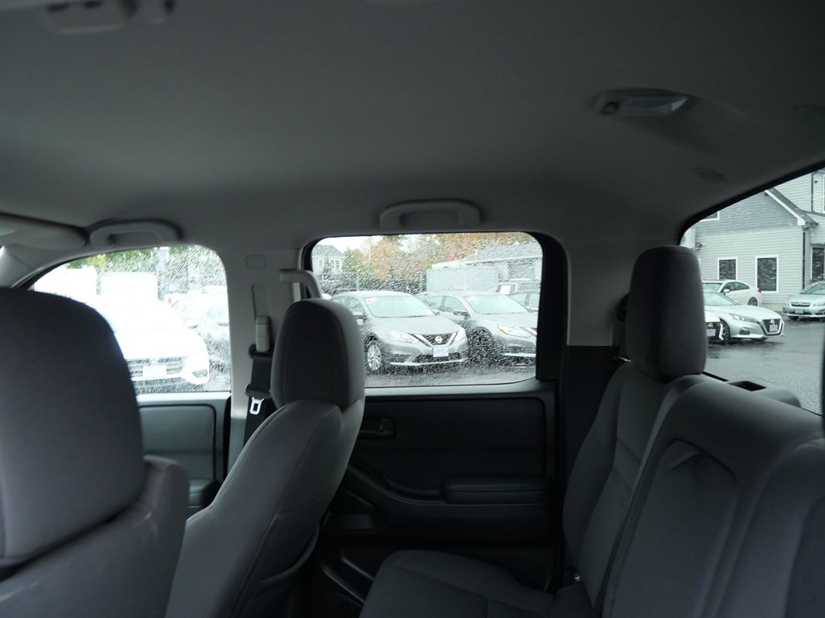 Photo 18 of this Nissan Frontier