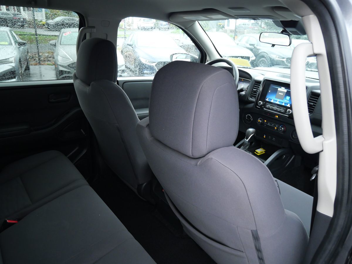 Photo 19 of this Nissan Frontier