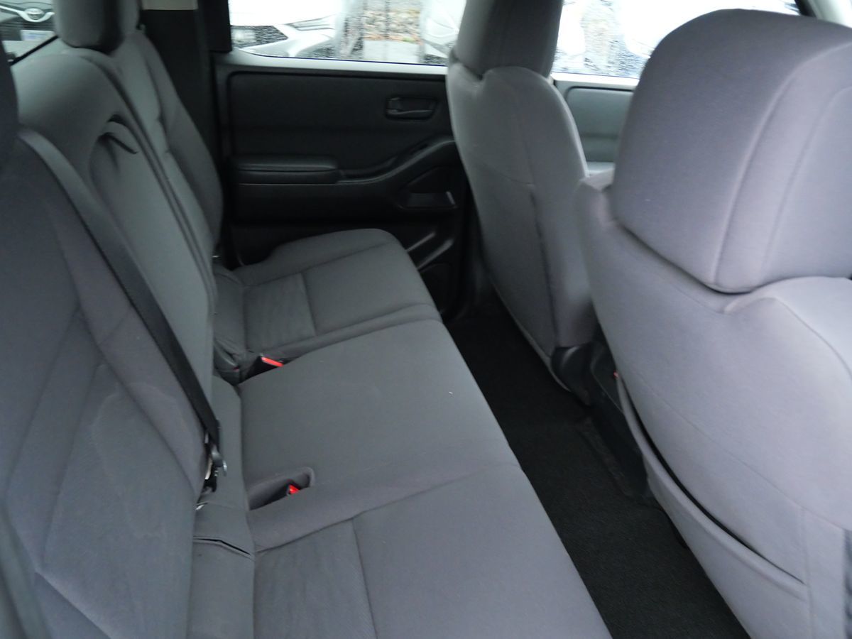 Photo 20 of this Nissan Frontier