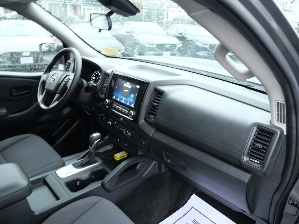 Photo 23 of this Nissan Frontier
