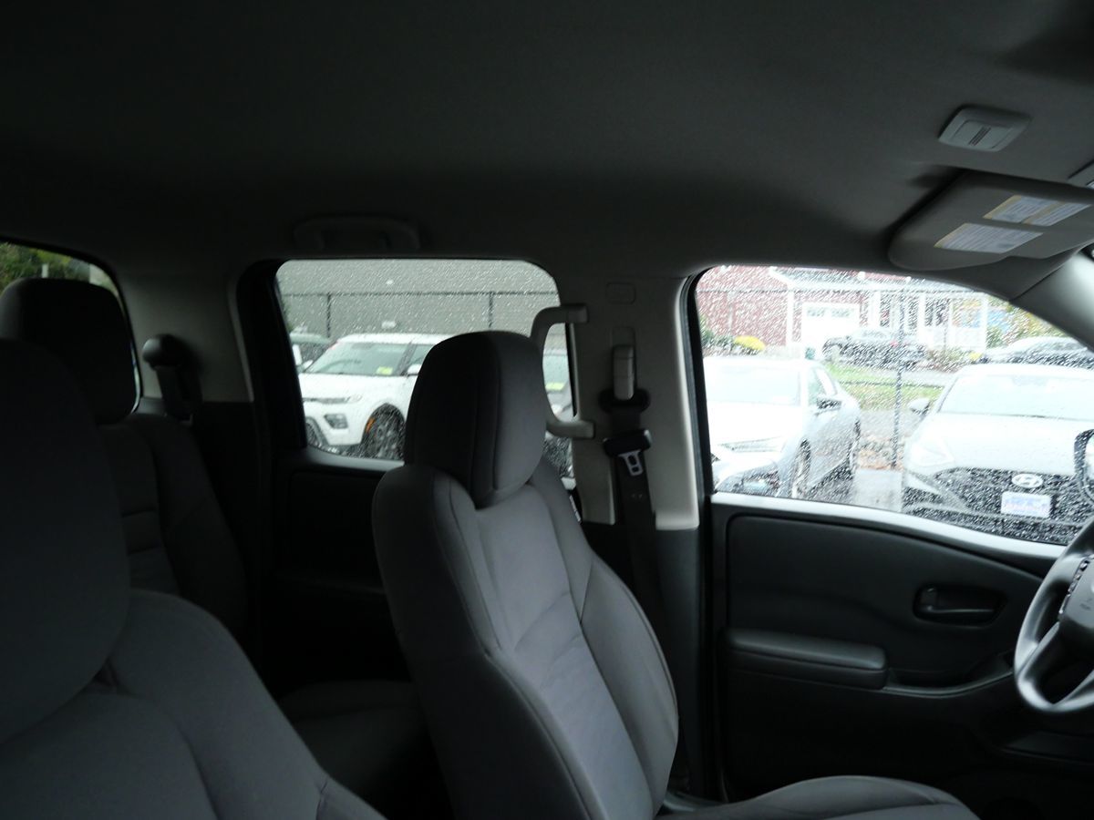 Photo 26 of this Nissan Frontier