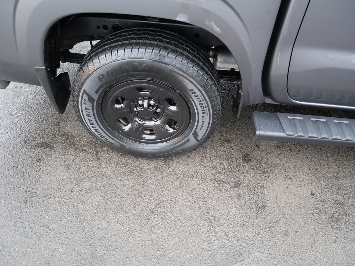 Photo 29 of this Nissan Frontier